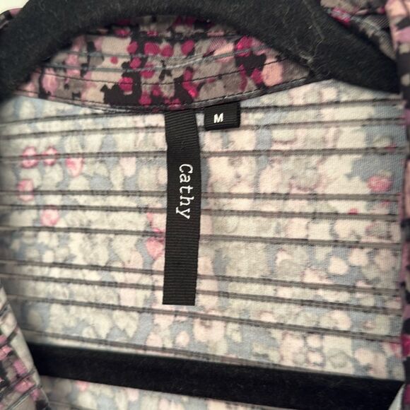 Blouse Floral Partial Button - Picture 2 of 7